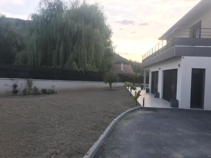 Mur de soutènement construit par DB Construction dans les Hautes-Alpes — terrain en dénivelé