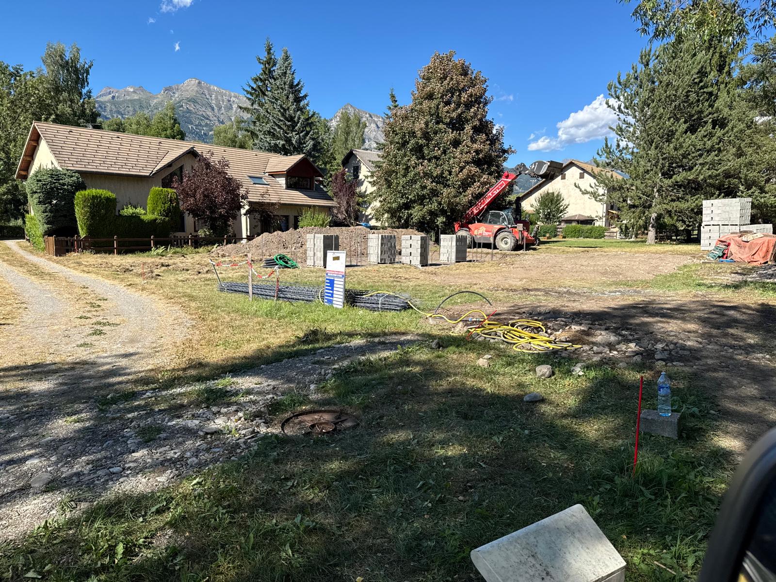 Avant – chantier gros œuvre villa DB Construction Hautes-Alpes